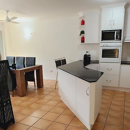 La Villa At Beach Court Airlie Beach Luaran gambar